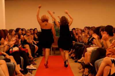 Imparare a camminare sui tacchi: �Per liberare la propria femminilit�